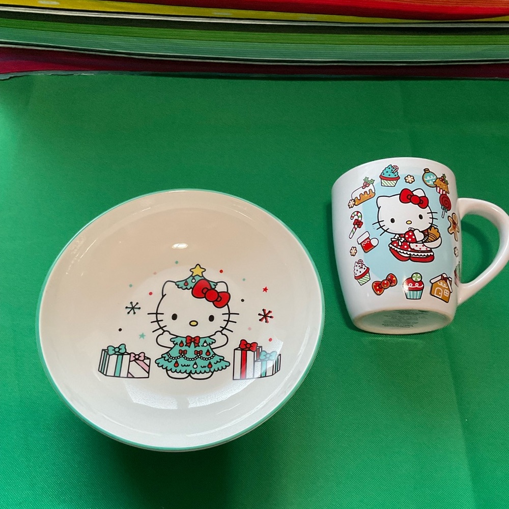 2024 Hello Kitty Christmas bowl and coffee mug